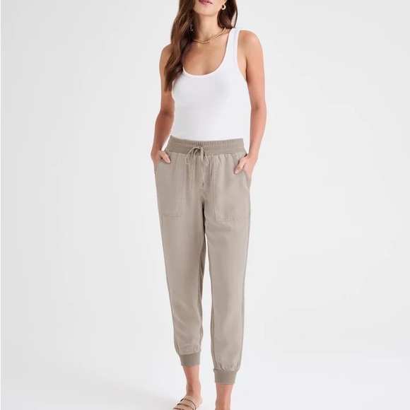 Splendid Green Joggers with Elastic Waistband and Tapered Legs - Picture 1 of 3